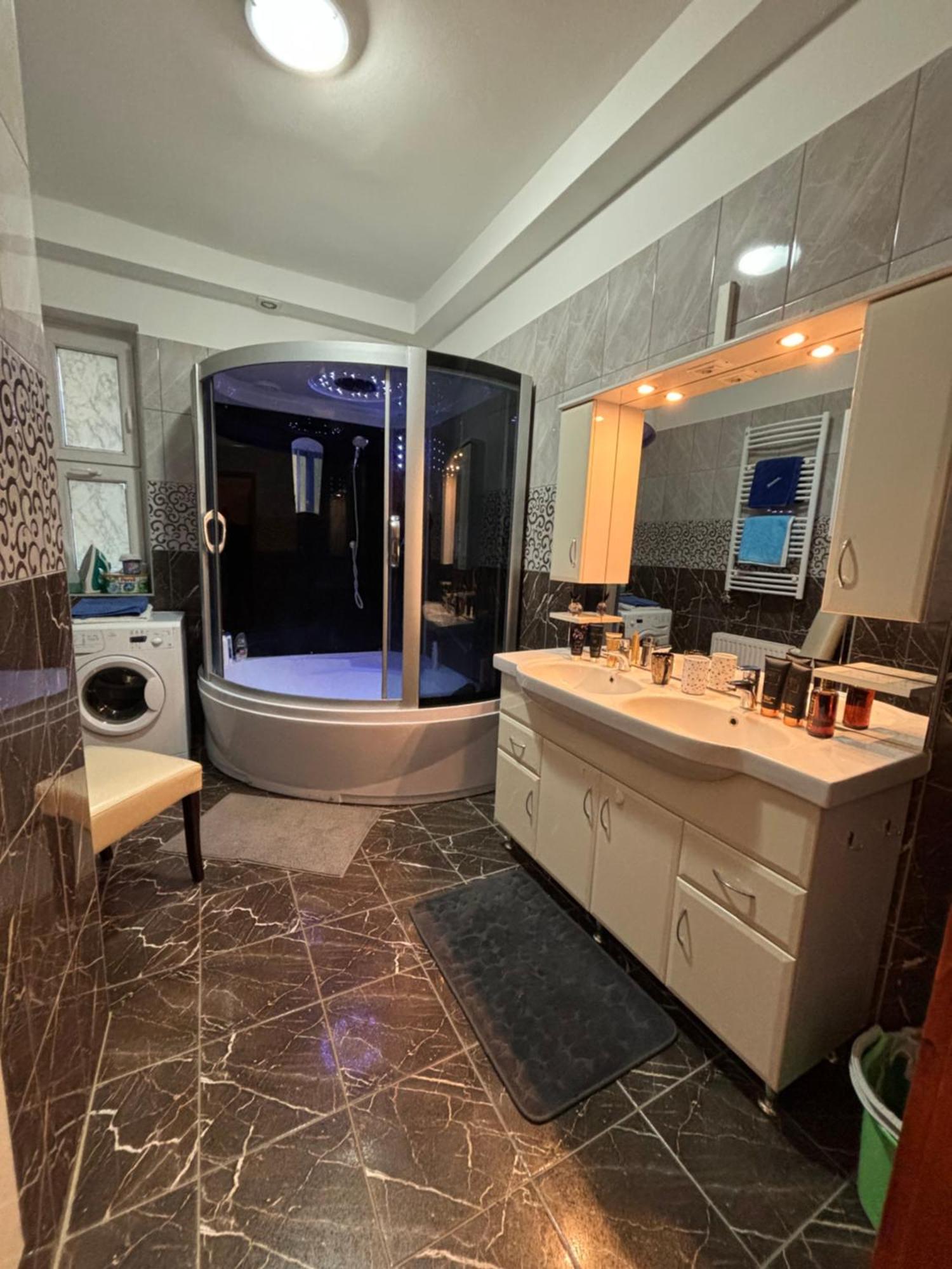 Platanwood Comforthome Zalaegerszeg Buitenkant foto