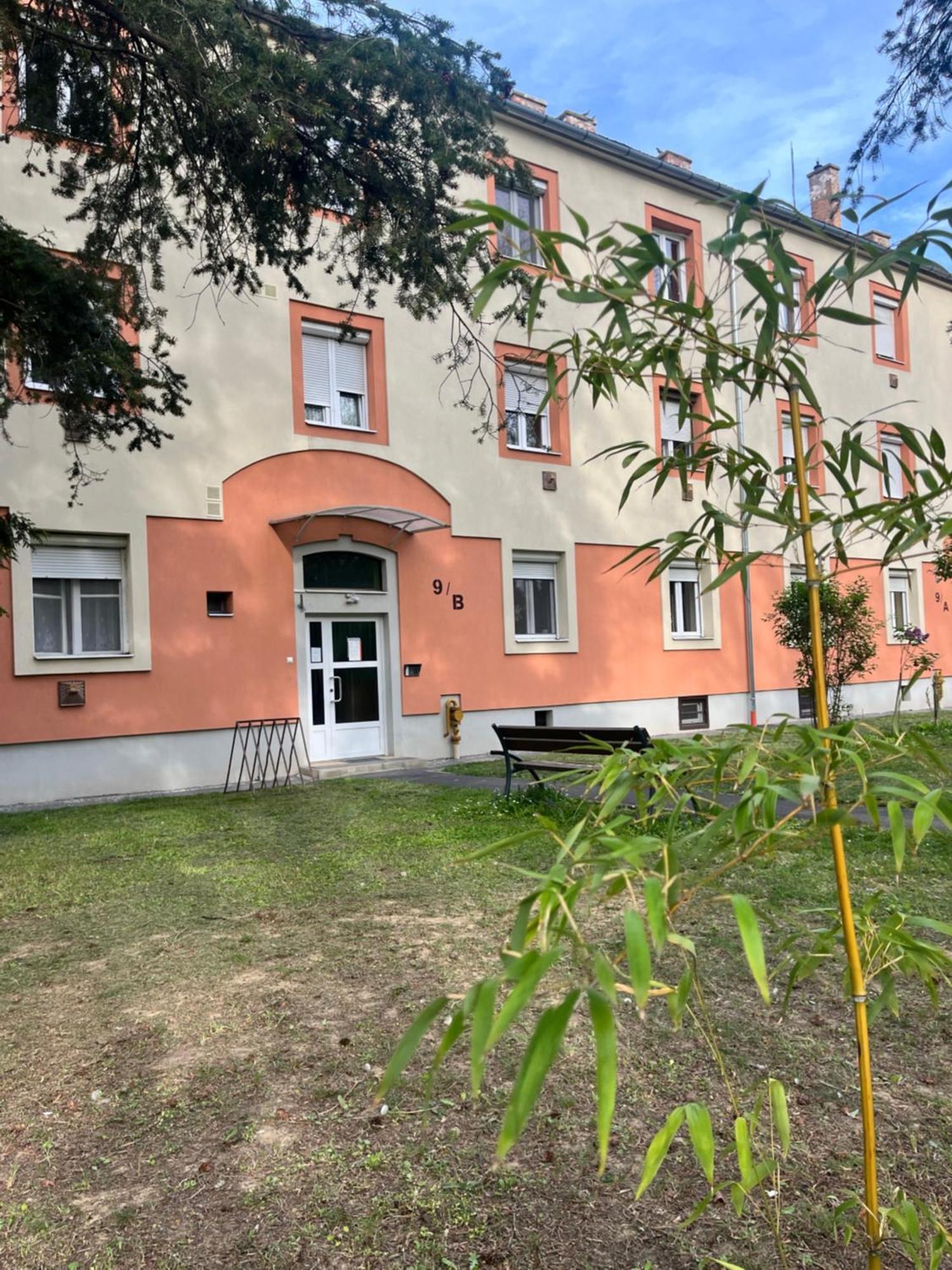 Platanwood Comforthome Zalaegerszeg Buitenkant foto